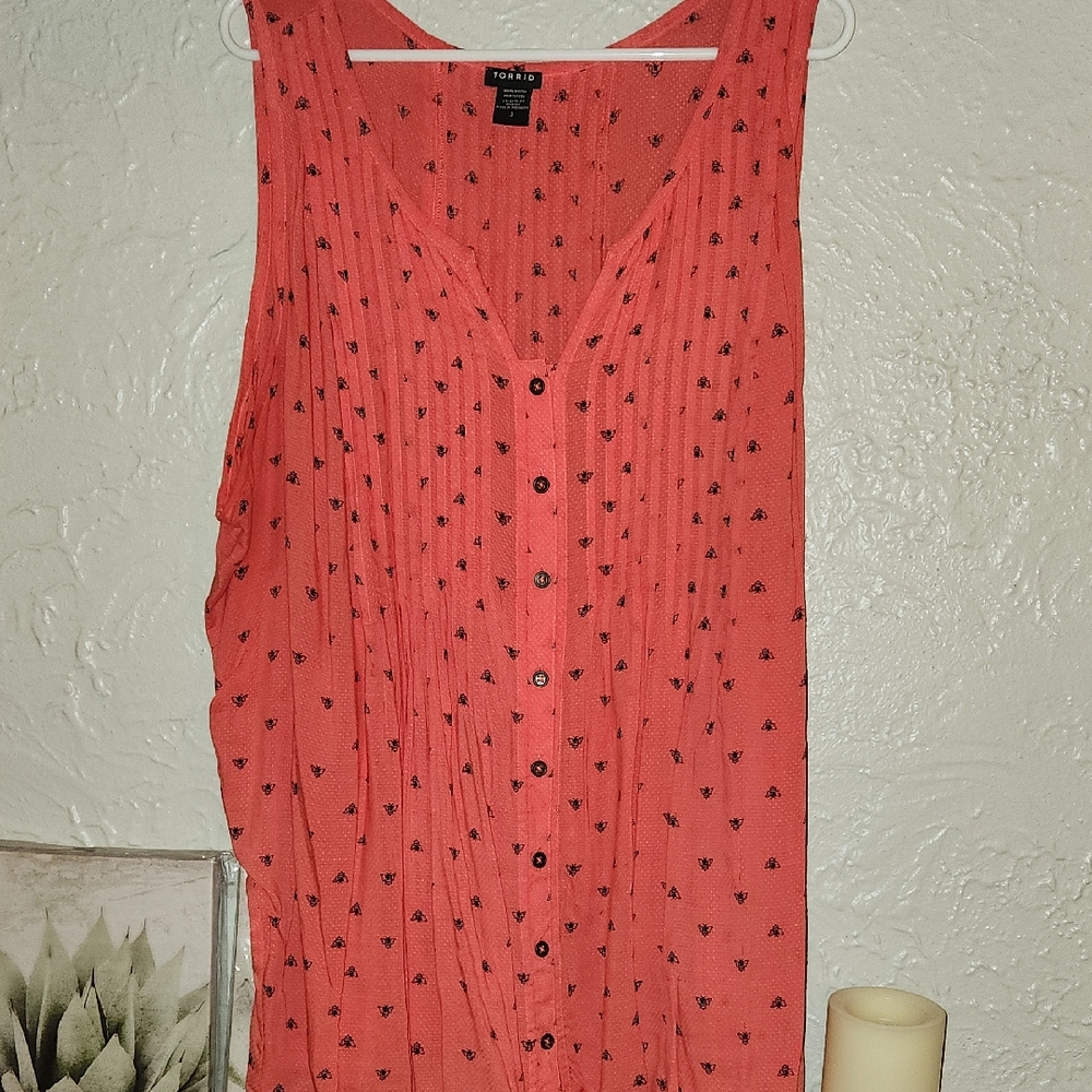 Torrid Sleeveless Tank Top with Pleated Design and Crew Neck Coral Orange SZ 3